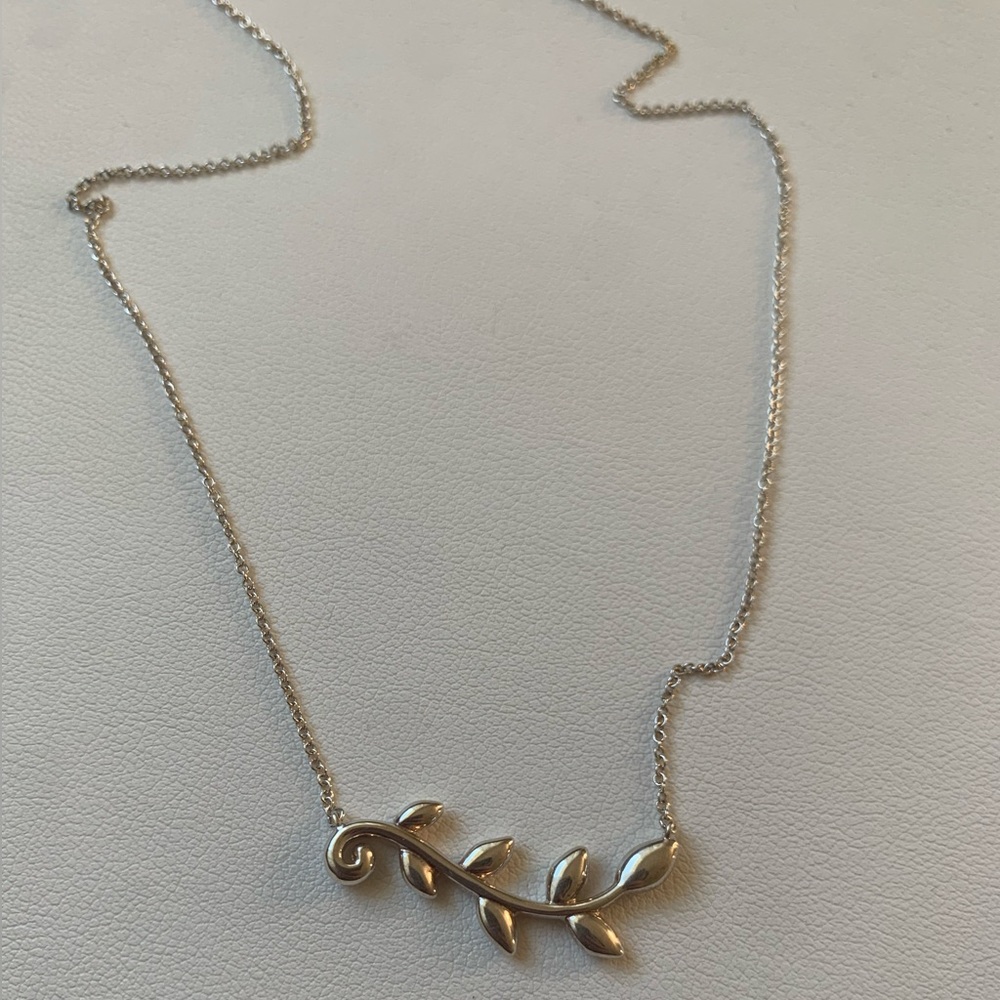 Tiffany Paloma Picasso Olive Leaf Vine pendant